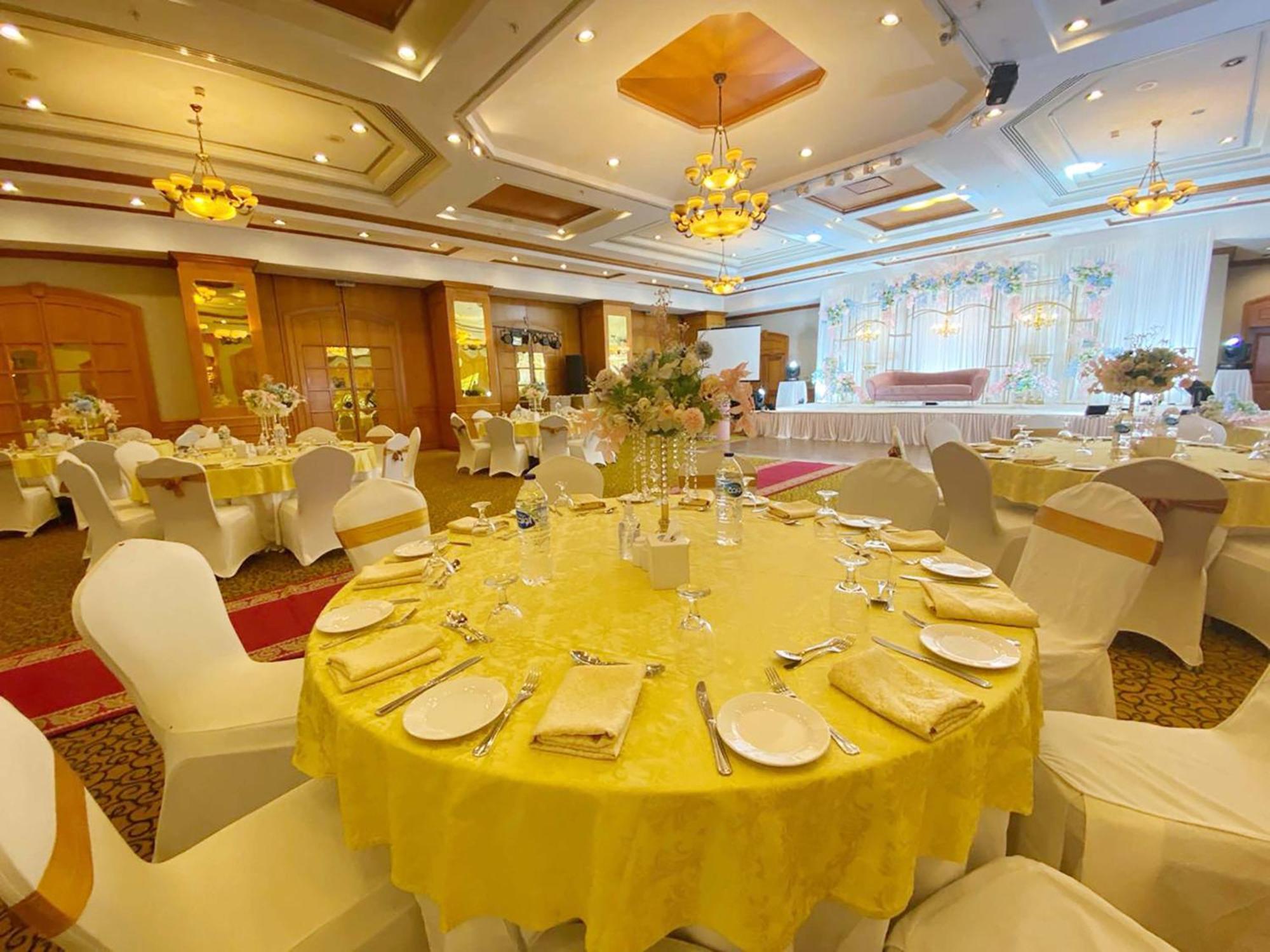 Knight Castle Hotel - Formerly Known As Carlton Palace Hotel Dubai Exteriör bild